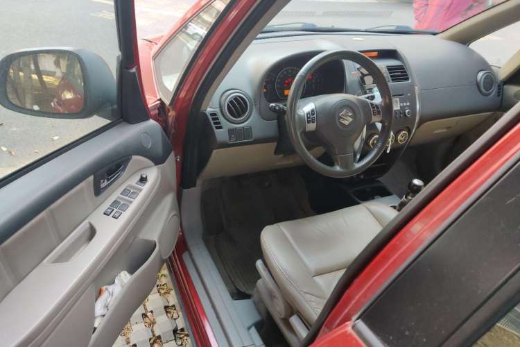 Used Suzuki SX4 2007 Hatchback 1.6L Manual Luxury Model Driver Seat