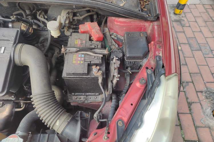 Used Suzuki SX4 2007 Hatchback 1.6L Manual Luxury Model Engine Bay Left