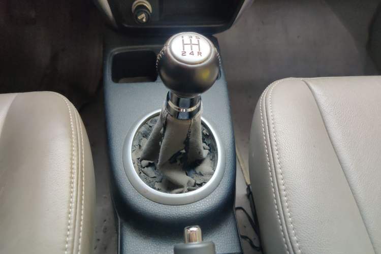 Used Suzuki SX4 2007 Hatchback 1.6L Manual Luxury Model Gear Lever