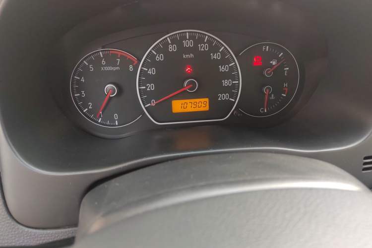 Used Suzuki SX4 2007 Hatchback 1.6L Manual Luxury Model Odometer Close Up