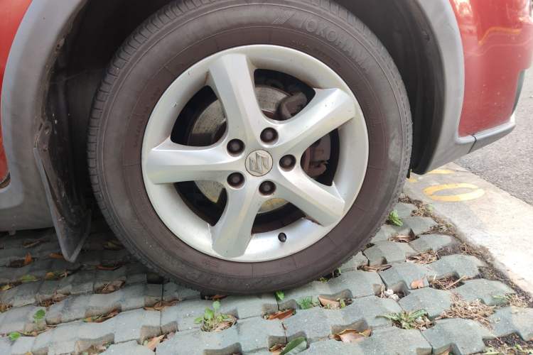 Used Suzuki SX4 2007 Hatchback 1.6L Manual Luxury Model Right Front Wheel Hub