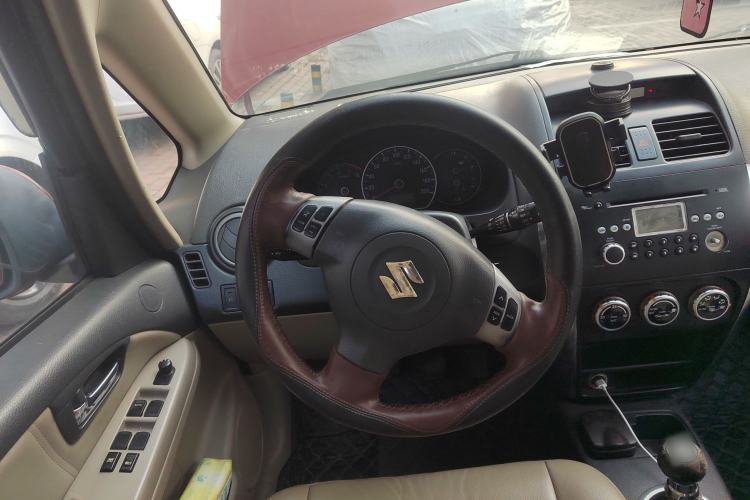 Used Suzuki SX4 2007 Hatchback 1.6L Manual Luxury Model Steering Wheel
