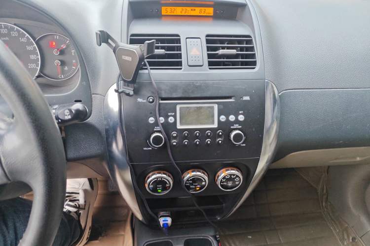 Used Suzuki SX4 2007 Hatchback 1.6L Automatic Luxury Model Audio And AC Panel