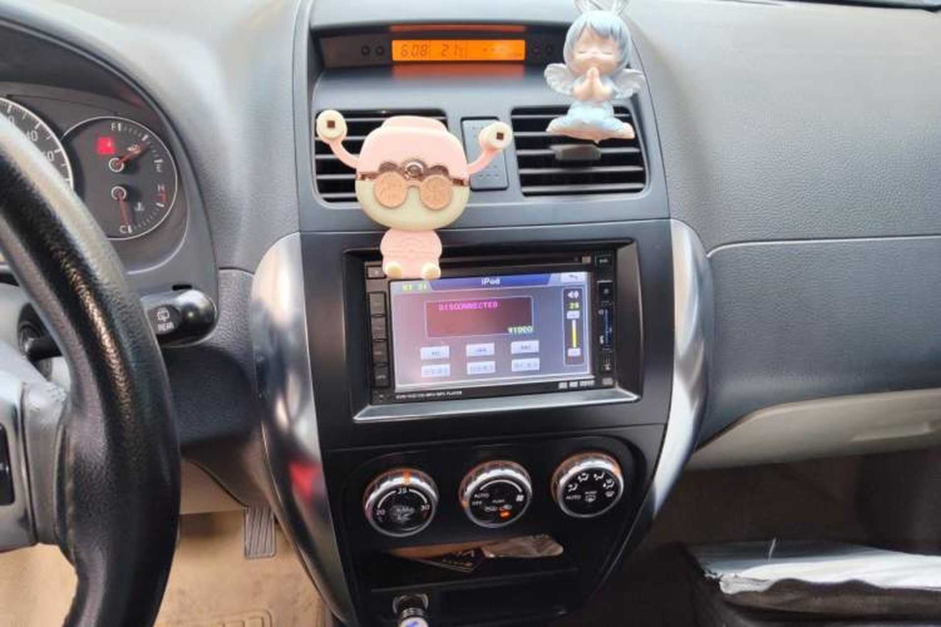 Used Suzuki SX4 2007 Hatchback 1.6L Automatic Luxury Model Audio And AC Panel