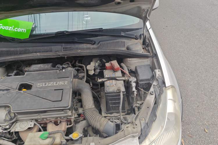 Used Suzuki SX4 2007 Hatchback 1.6L Automatic Luxury Model Engine Bay Left