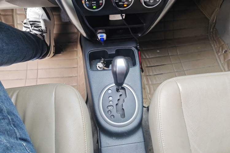 Used Suzuki SX4 2007 Hatchback 1.6L Automatic Luxury Model Gear Lever
