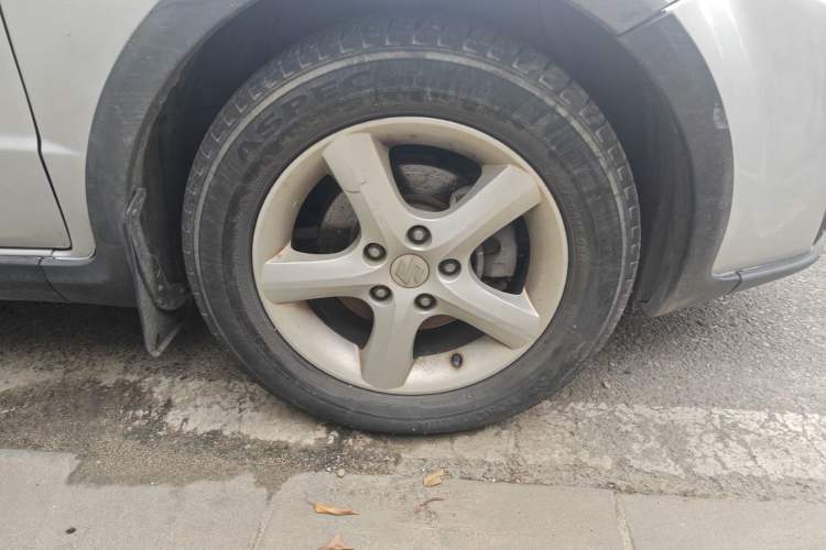 Used Suzuki SX4 2007 Hatchback 1.6L Automatic Luxury Model Right Front Wheel Hub