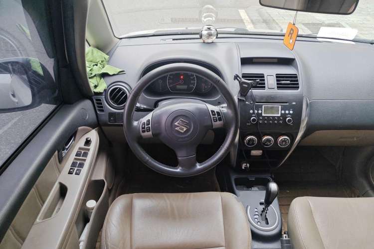 Used Suzuki SX4 2007 Hatchback 1.6L Automatic Luxury Model Steering Wheel