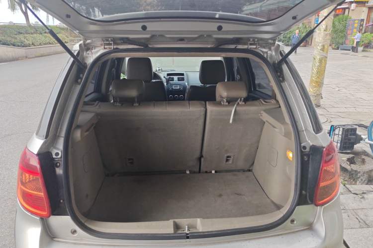 Used Suzuki SX4 2007 Hatchback 1.6L Automatic Luxury Model Trunk