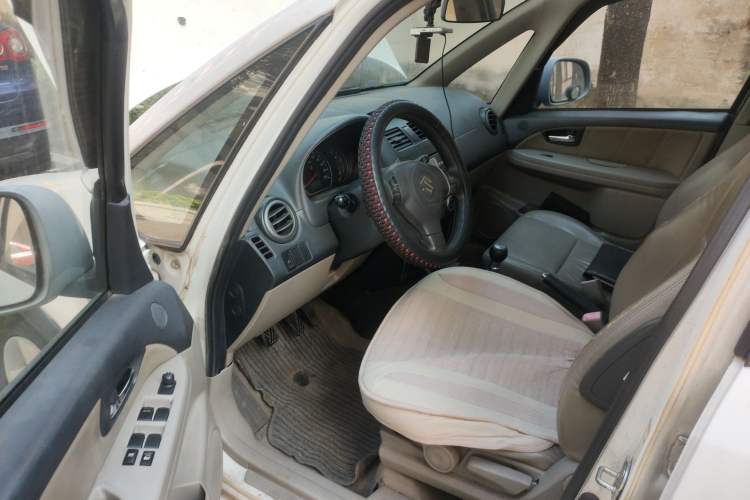 Used Suzuki SX4 2007 Hatchback 1.6L Manual Luxury Model Driver Seat