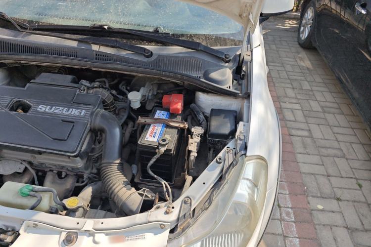 Used Suzuki SX4 2007 Hatchback 1.6L Manual Luxury Model Engine Bay Left