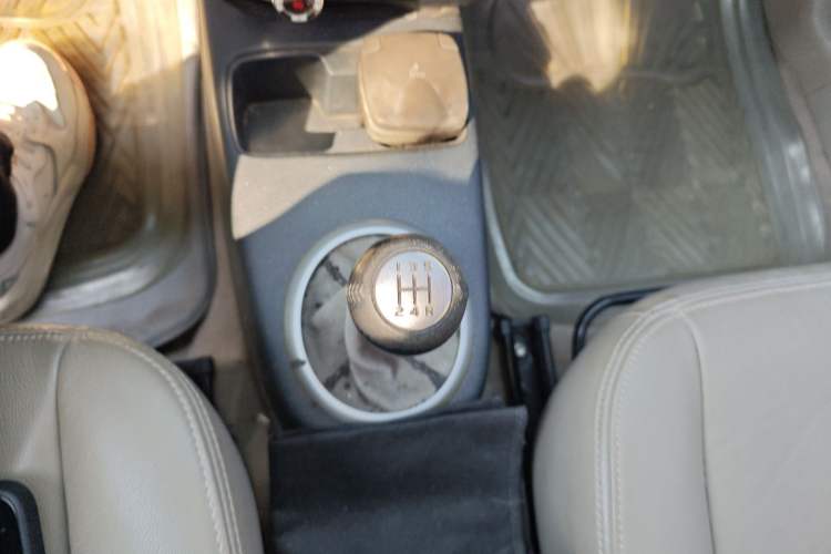 Used Suzuki SX4 2007 Hatchback 1.6L Manual Luxury Model Gear Lever