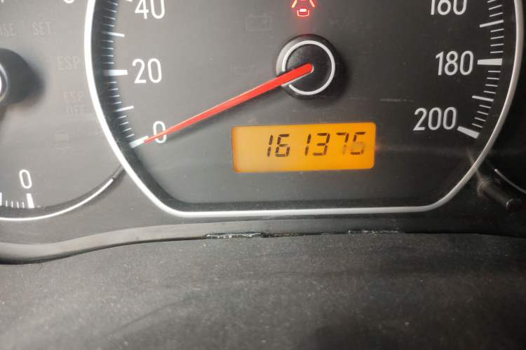 Used Suzuki SX4 2007 Hatchback 1.6L Manual Luxury Model Odometer Close Up