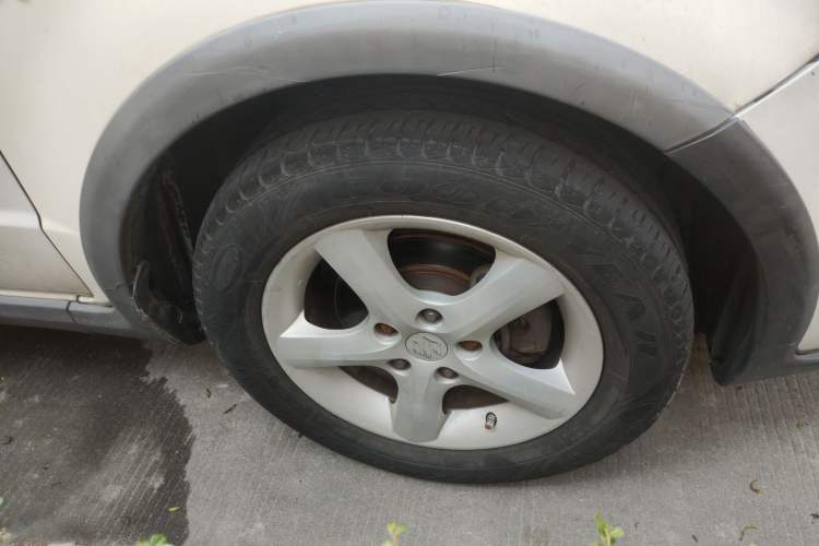 Used Suzuki SX4 2007 Hatchback 1.6L Manual Luxury Model Right Front Wheel Hub