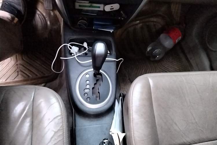 Used Suzuki SX4 2008 Sedan 1.6L Automatic Deluxe Model with Sunroof Gear Lever