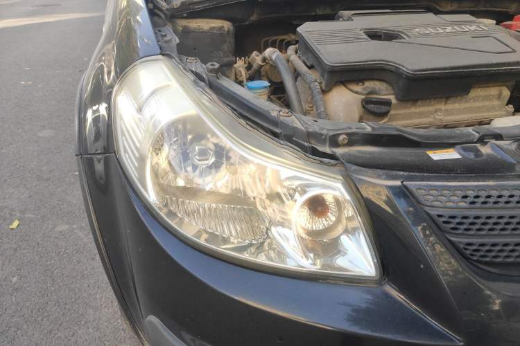 Used Suzuki SX4 2009 Hatchback 1.8L Manual Sport Model Right Front Headlight