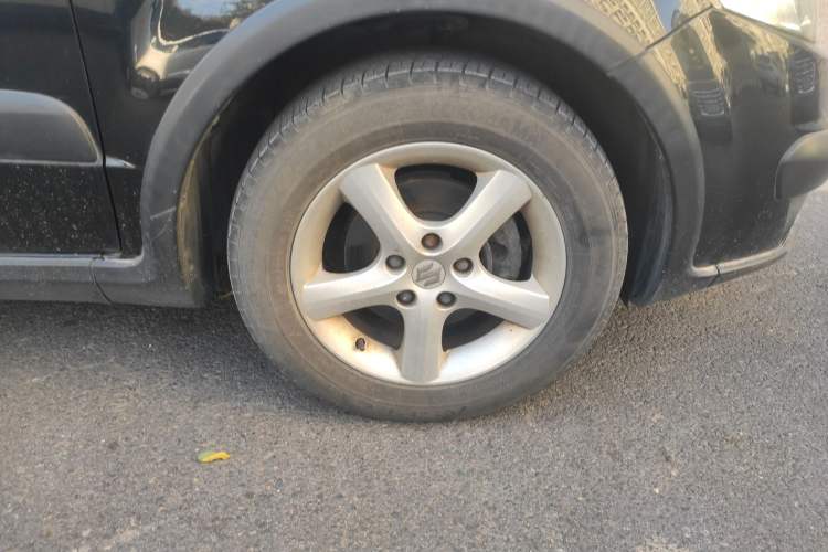Used Suzuki SX4 2009 Hatchback 1.8L Manual Sport Model Right Front Wheel Hub