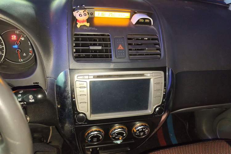 Used Suzuki SX4 2009 Hatchback 1.8L Automatic Sport Model Audio And AC Panel