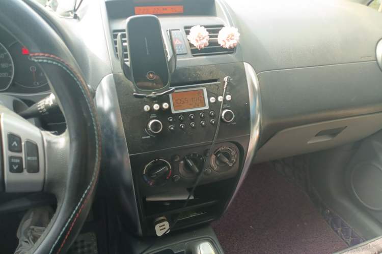 Used Suzuki SX4 2009 Hatchback 1.6L Automatic Sport Model Audio And AC Panel