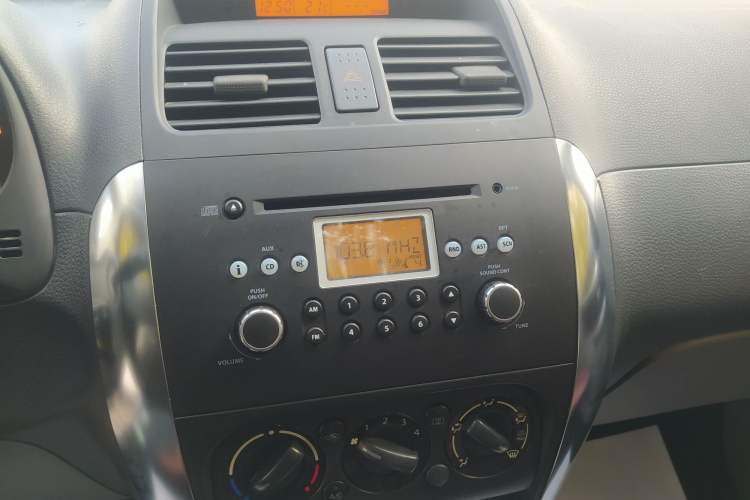 Used Suzuki SX4 2009 Hatchback 1.6L Manual Sport Model Audio And AC Panel