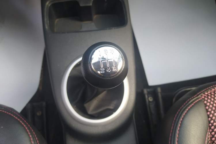 Used Suzuki SX4 2009 Hatchback 1.6L Manual Sport Model Gear Lever