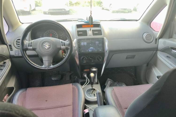 Used Suzuki SX4 2009 Hatchback 1.6L Automatic Sport Model Center Console