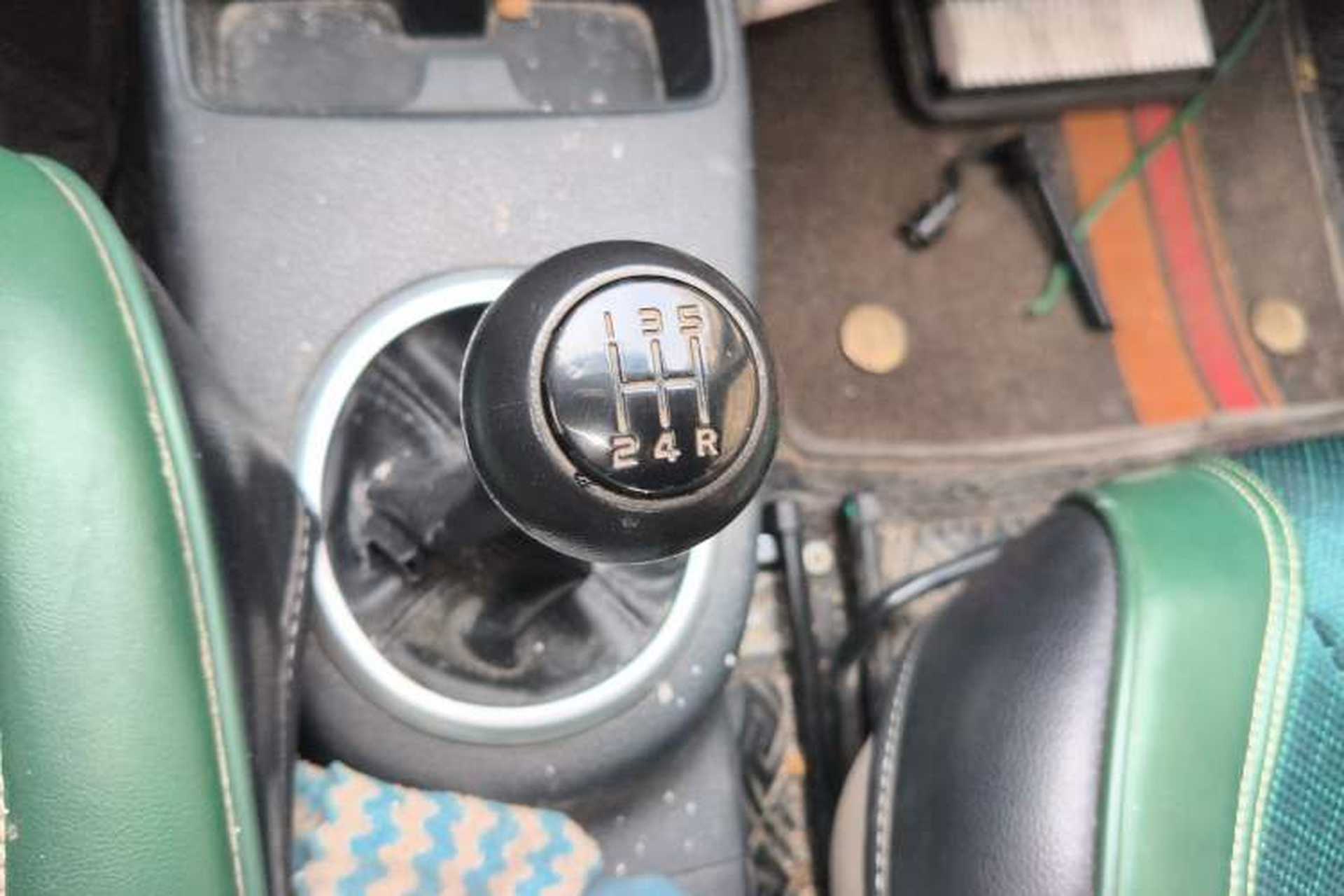Used Suzuki SX4 2009 Hatchback 1.6L Manual Fashion Edition Gear Lever