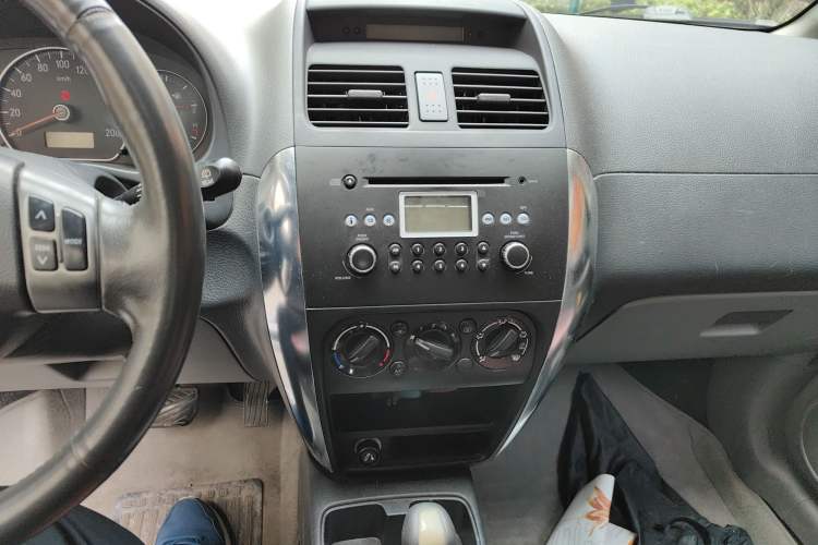 Used Suzuki SX4 2009 Hatchback 1.6L Automatic Sport Model Audio And AC Panel