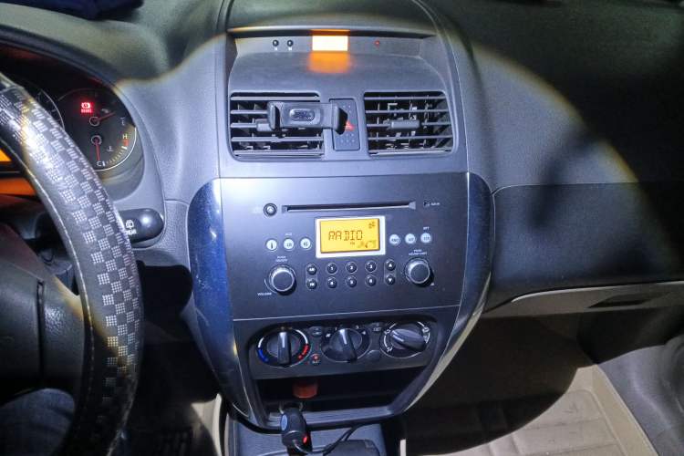 Used Suzuki SX4 2009 Hatchback 1.6L Manual Fashion Edition Audio And AC Panel