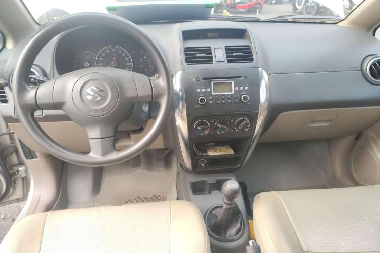 Used Suzuki SX4 2009 Sedan 1.6L Manual Elite Model Center Console