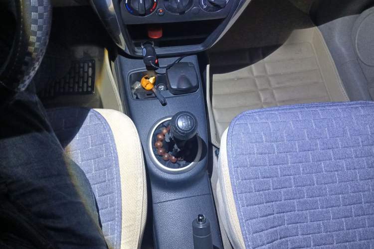 Used Suzuki SX4 2009 Hatchback 1.6L Manual Fashion Edition Gear Lever