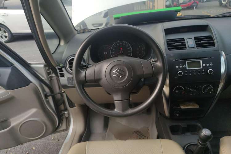 Used Suzuki SX4 2009 Sedan 1.6L Manual Elite Model Steering Wheel