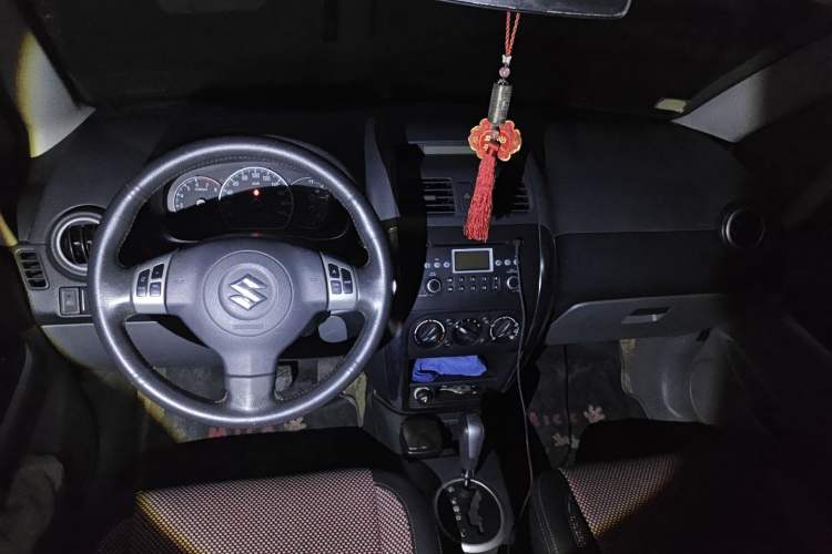 Used Suzuki SX4 2009 Hatchback 1.6L Automatic Sport Model Center Console