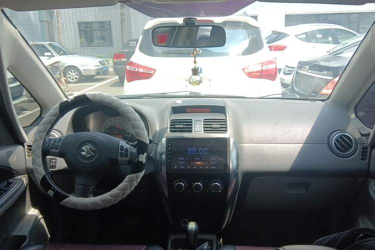 Used Suzuki SX4 2009 Hatchback 1.6L Automatic Sport Model Center Console