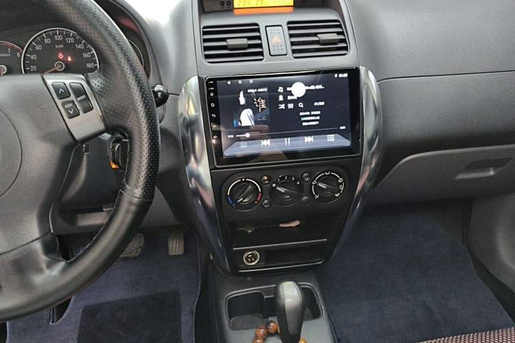 Used Suzuki SX4 2010 Hatchback 1.6L Automatic Champion Limited Edition Audio And AC Panel