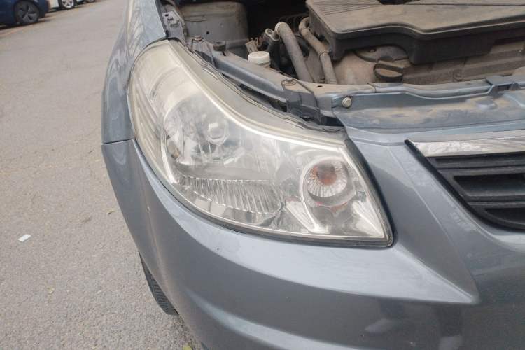Used Suzuki SX4 2010 Sedan 1.6L Automatic Value Model Right Front Headlight