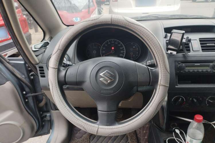 Used Suzuki SX4 2010 Sedan 1.6L Automatic Value Model Steering Wheel