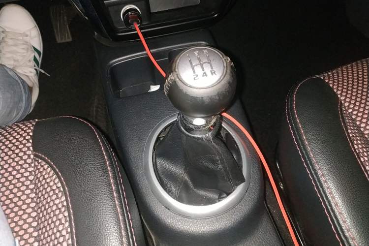 Used Suzuki SX4 2010 Hatchback 1.6L Manual Champion Limited Edition Gear Lever