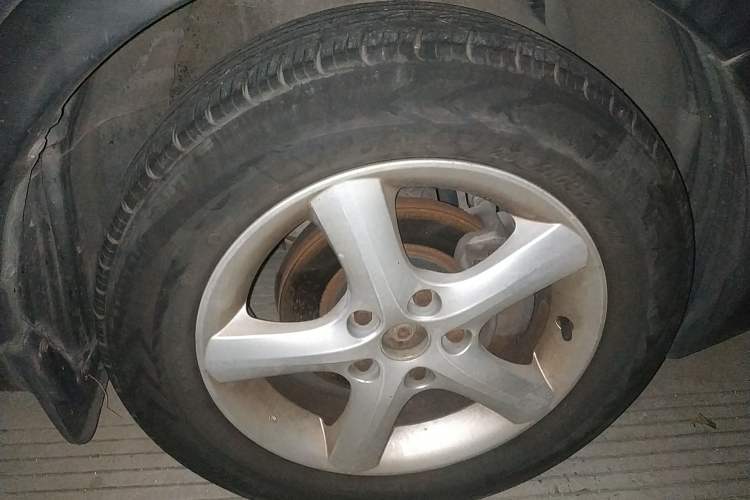 Used Suzuki SX4 2010 Hatchback 1.6L Manual Champion Limited Edition Right Front Wheel Hub