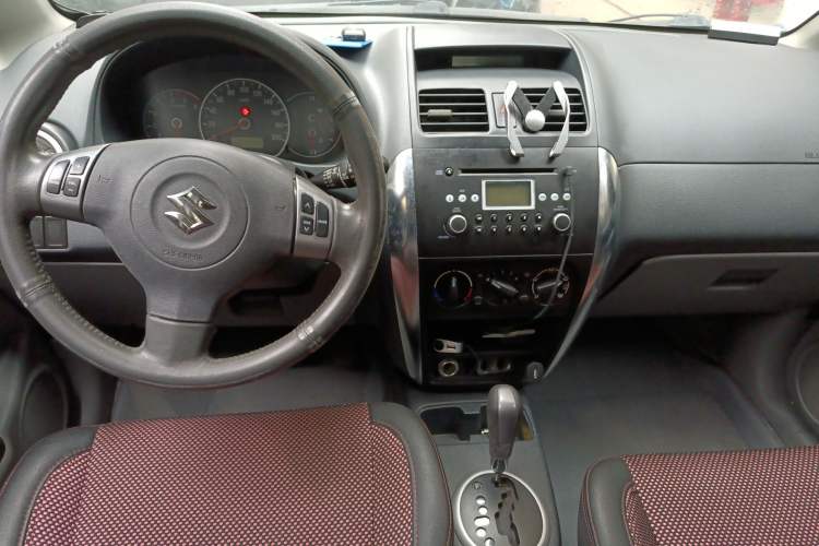 Used Suzuki SX4 2010 Hatchback 1.6L Automatic Champion Limited Edition Center Console