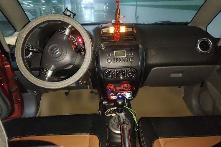 Used Suzuki SX4 2010 Hatchback 1.6L Manual Champion Limited Edition Center Console
