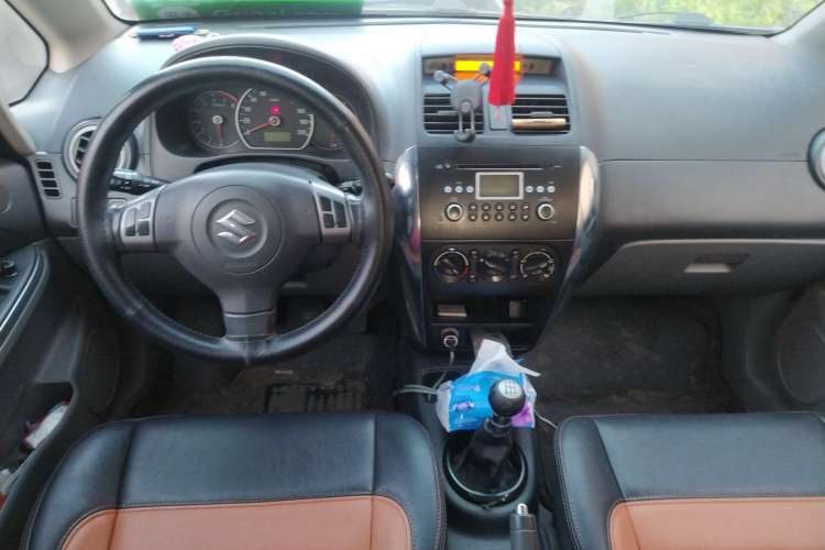 Used Suzuki SX4 2010 Hatchback 1.6L Manual Champion Limited Edition Center Console