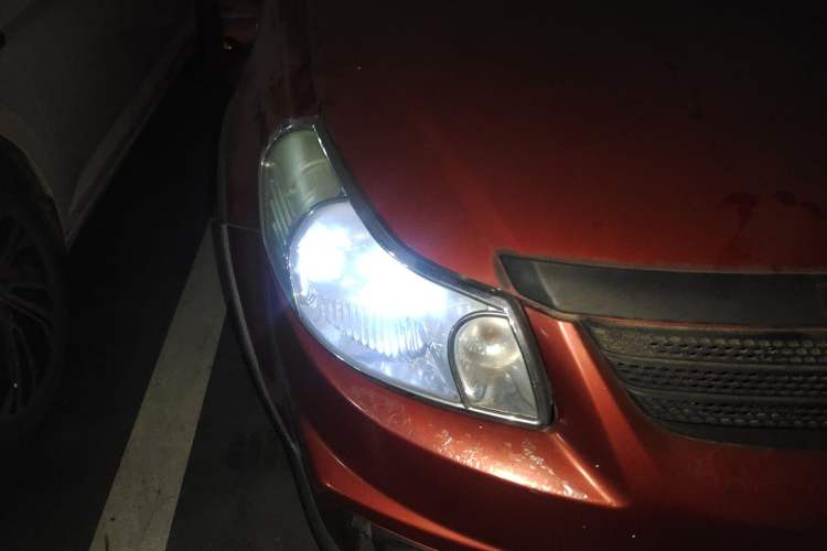 Used Suzuki SX4 2010 Hatchback 1.6L Manual Champion Limited Edition Right Front Headlight