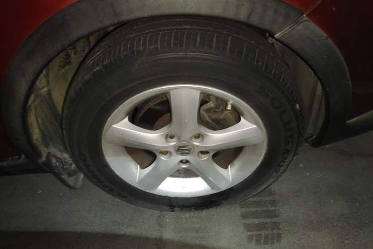 Used Suzuki SX4 2010 Hatchback 1.6L Manual Champion Limited Edition Right Front Wheel Hub