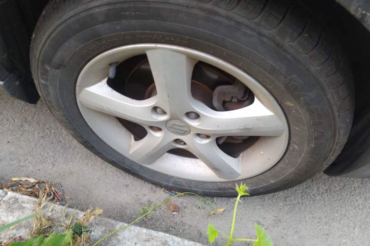 Used Suzuki SX4 2010 Hatchback 1.6L Manual Champion Limited Edition Right Front Wheel Hub