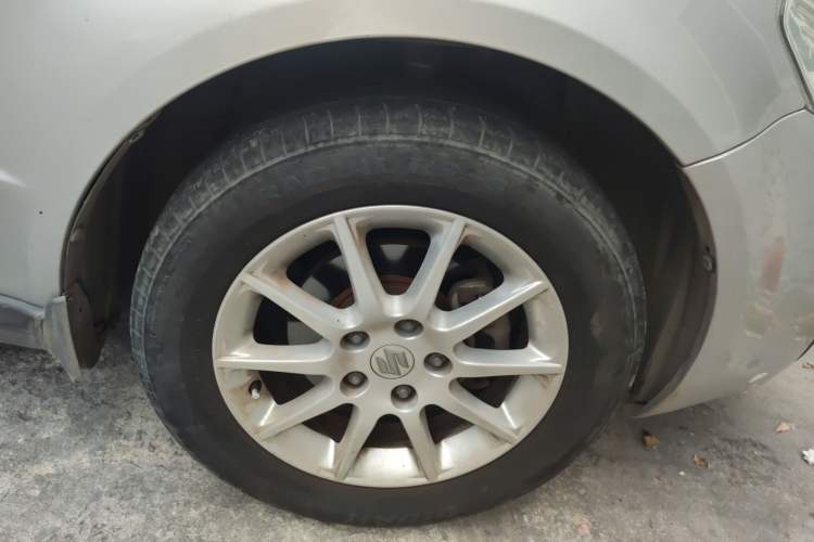 Used Suzuki SX4 2010 Sedan 1.6L Automatic Value Model Right Front Wheel Hub