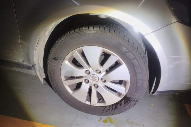 Used Suzuki SX4 2010 Sedan 1.6L Automatic Value Model Right Front Wheel Hub