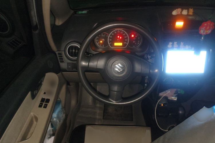 Used Suzuki SX4 2010 Sedan 1.6L Automatic Value Model Steering Wheel