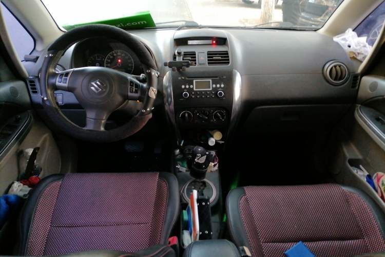Used Suzuki SX4 2010 Hatchback 1.6L Automatic Champion Limited Edition Center Console