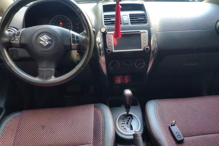 Used Suzuki SX4 2011 Hatchback 1.6L Automatic Sport Model Center Console